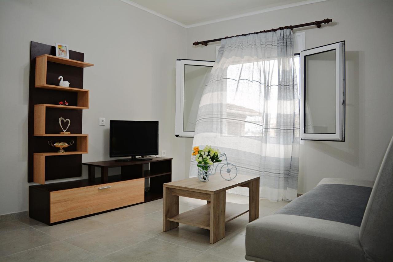 Spiros Full House In Marathias Apartment Bagian luar foto