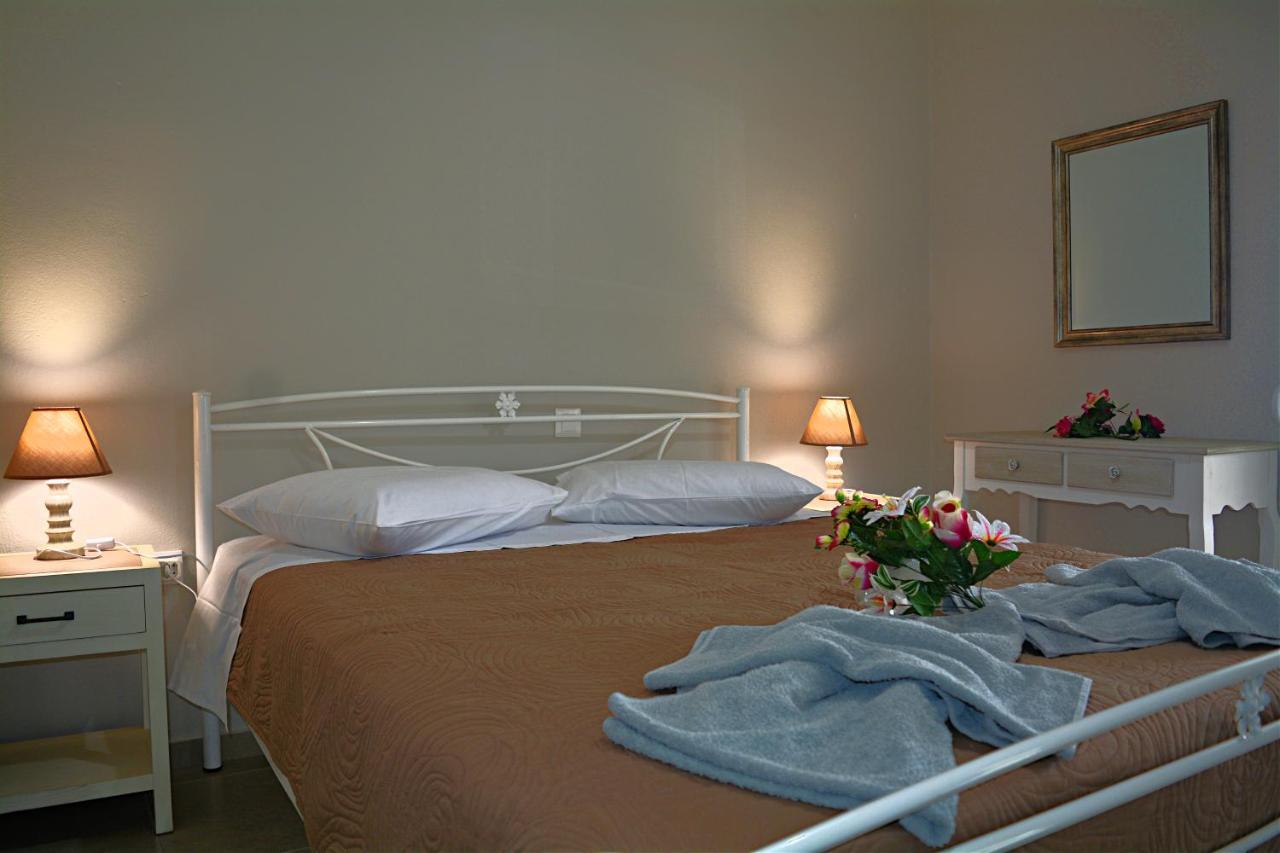Spiros Full House In Marathias Apartment Bagian luar foto