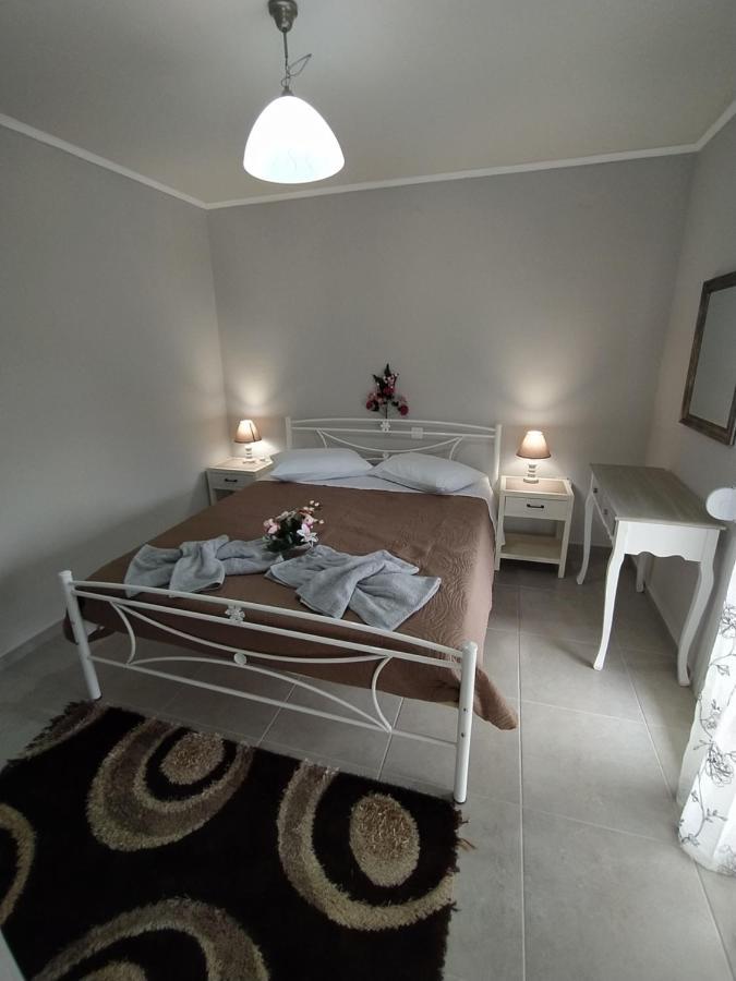 Spiros Full House In Marathias Apartment Bagian luar foto